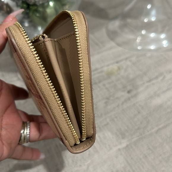 Burberry Wallet - Picture 6 of 10